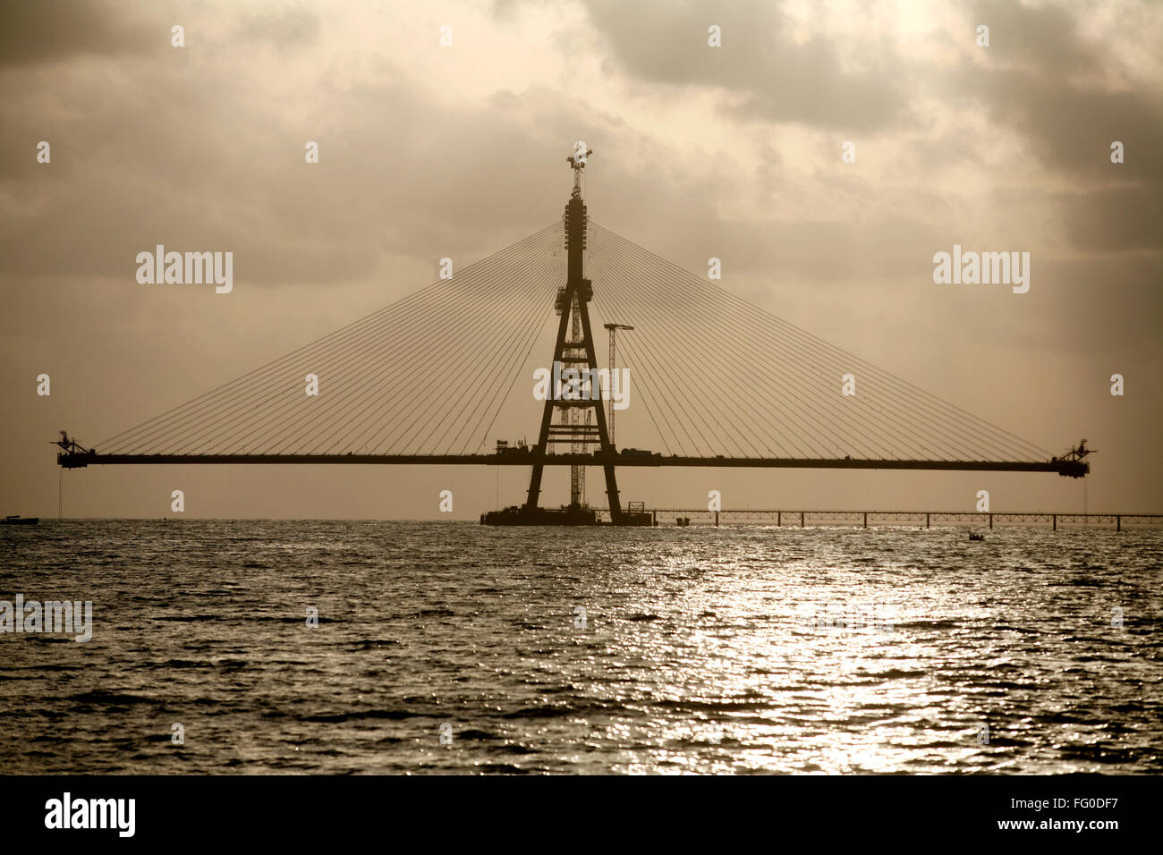 Blick auf im Bau Bandra Worli Sea Link 8 Spur Fahrbahn Doppelkabel blieb Brücke, Bombay Mumbai, Maharashtra Stockfoto