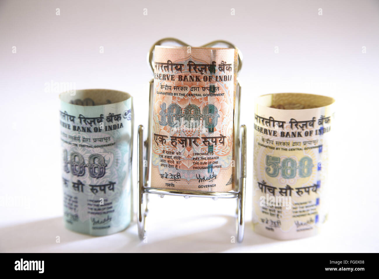 Konzept, indischer Währung eine fünf hundert und tausend Rupien auf Edelstahl Relaxsessel Stockfoto
