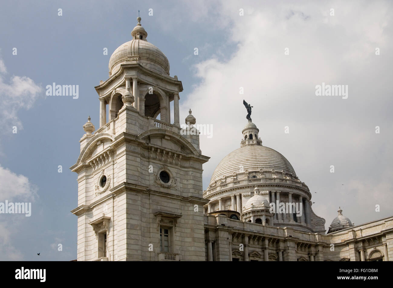 Victoria Denkmal beeindruckende Erinnerung Raj weißen Marmor Museum Haus Silhouette Spiegelung Wasser Kalkutta Kolkata West Bengal Stockfoto