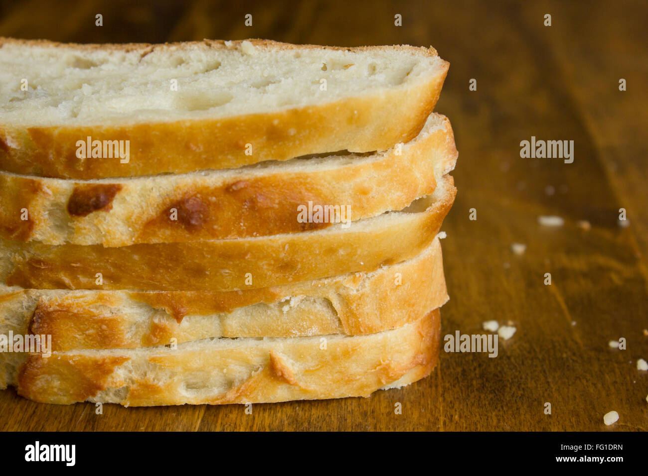 Runde, golden braun Brotlaib hausgemachte Handwerker. Stockfoto