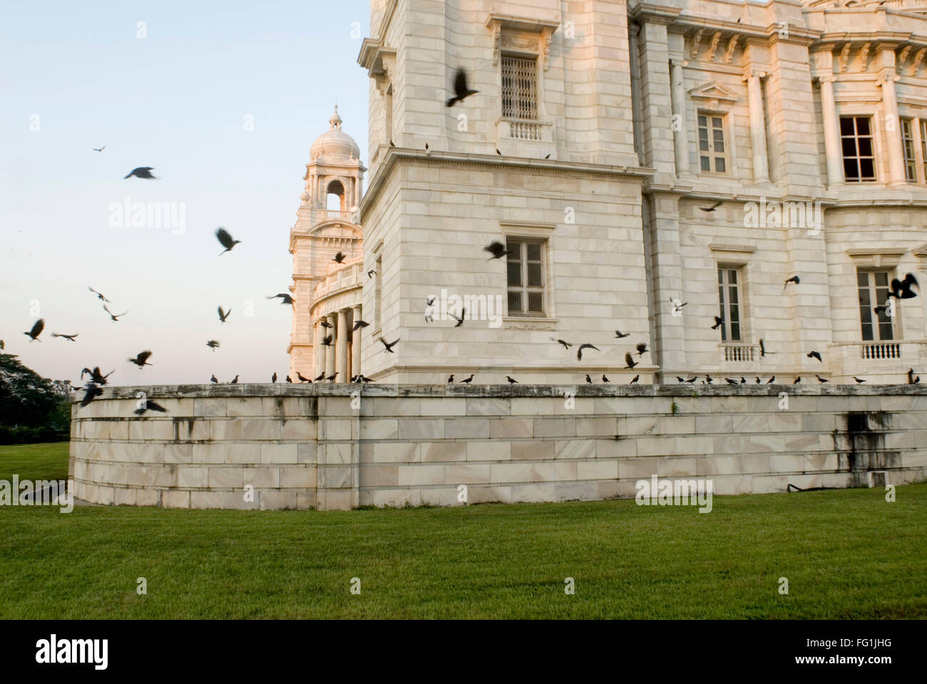 Victoria Memorial auf Linien des Taj Mahal im Gedenken an Königin Victoria Topped mit beweglichen Engel Statue Kolkata West Bengal Stockfoto