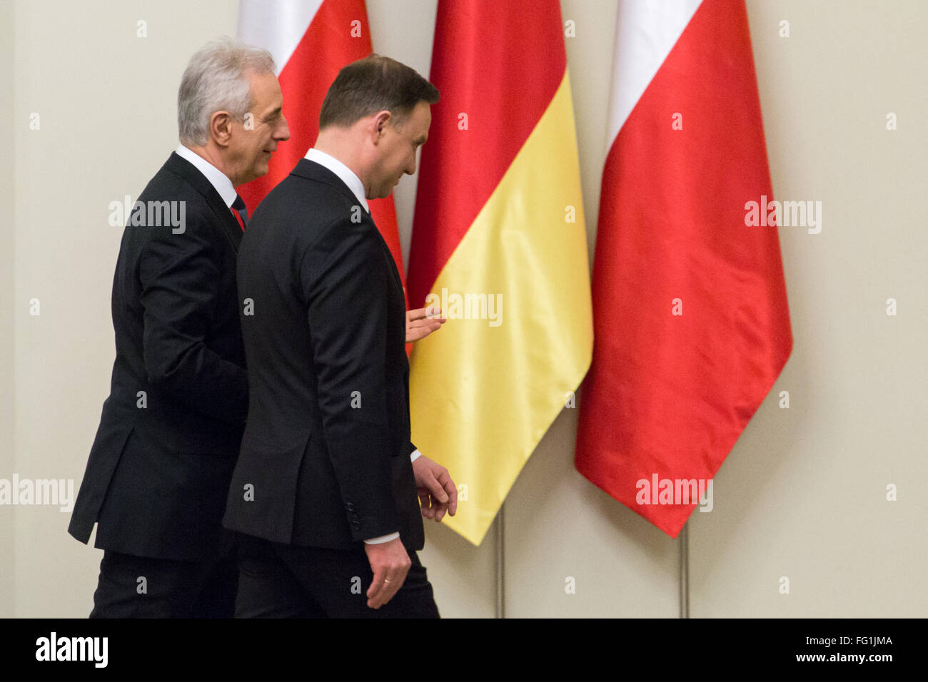 Warschau, Polen. 17. Februar 2016. Polnischer Präsident Andrzej Duda und Präsident des Deutschen Bundesrates Stanislaw Tillich während eines Treffens im Präsidentenpalast am 17. Februar 2016 in Warschau, Polen. Bildnachweis: MW/Alamy Live-Nachrichten Stockfoto