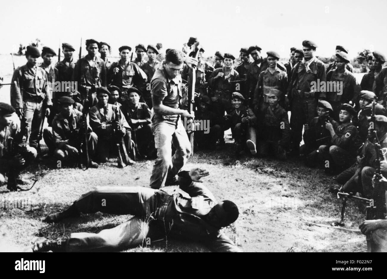 VIETNAM AMERIKANISCHE BERATER. /nTwo amerikanische Militärberater