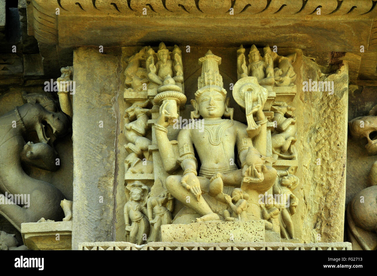 Vishnu auf Wand des Chaturbhuj Tempels Khajuraho Madhya Pradesh, Indien Stockfoto