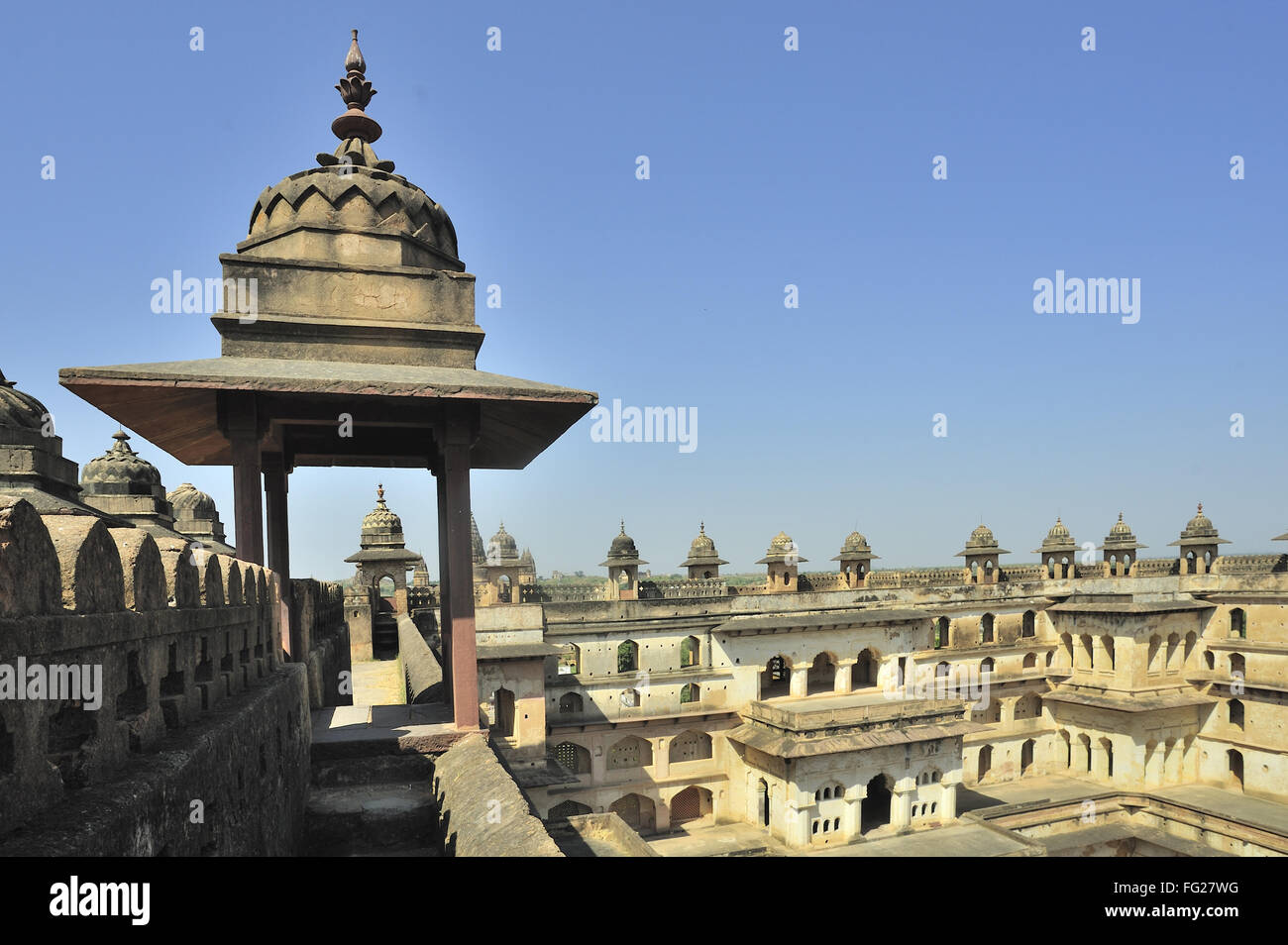 Orchha Raja Mahals Chhatris Madhya Pradesh, Indien Stockfoto