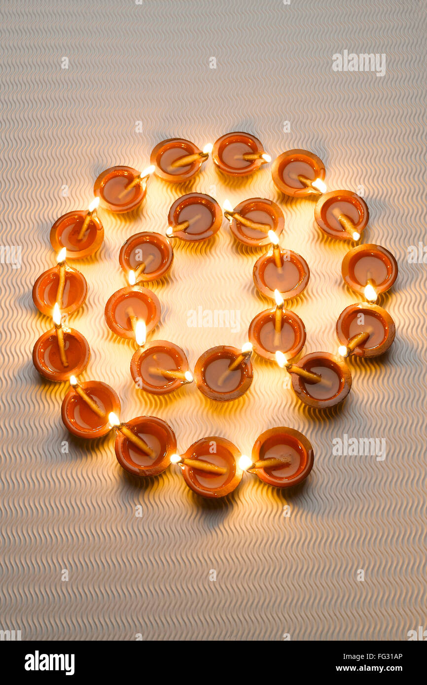 E-Mail-Symbol der Diyas Diwali-fest Stockfoto