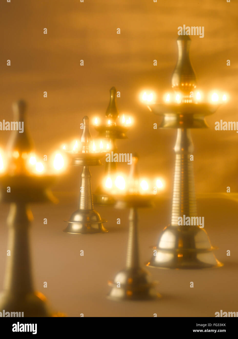 Messing Lampen Dekoration während Diwali-fest; Indien Stockfoto