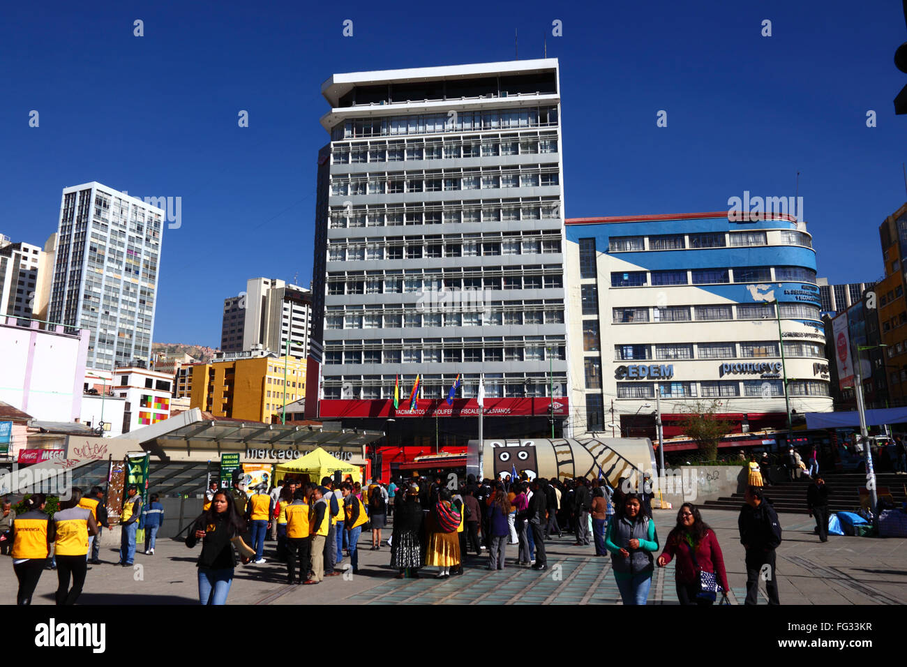 Hauptsitz der Yacimientos Petrolíferos Fiscales Bolivianos (YPFB), Boliviens Staat besaß Öl- und Gasfirma, La Paz, Bolivien Stockfoto