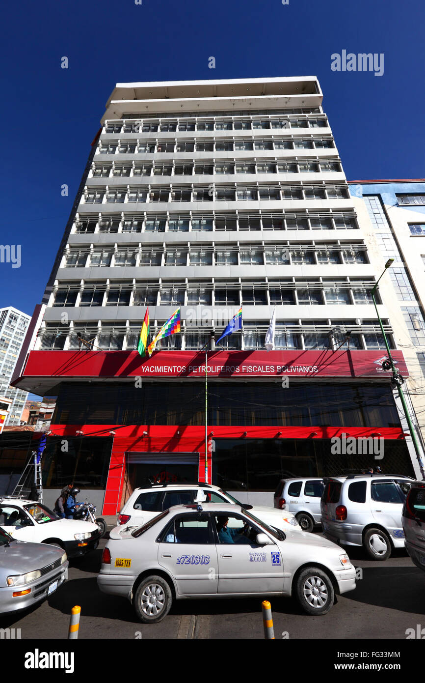 Hauptsitz der Yacimientos Petrolíferos Fiscales Bolivianos (YPFB), Boliviens Staat besaß Öl- und Gasfirma, La Paz, Bolivien Stockfoto