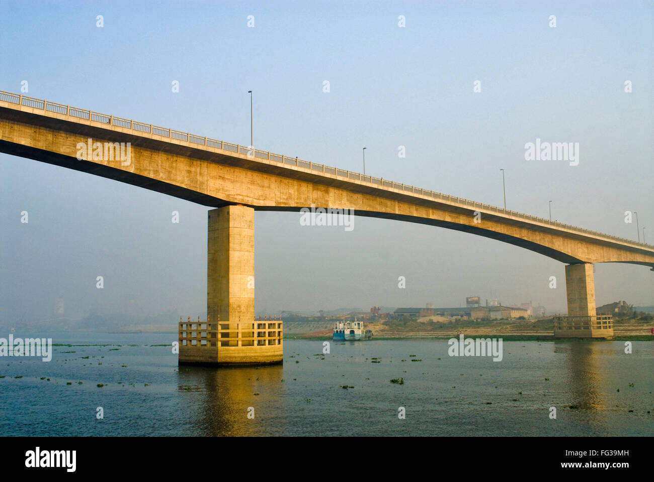 Brücke am Fluss Padma; Dhaka; Bangladesch Stockfoto