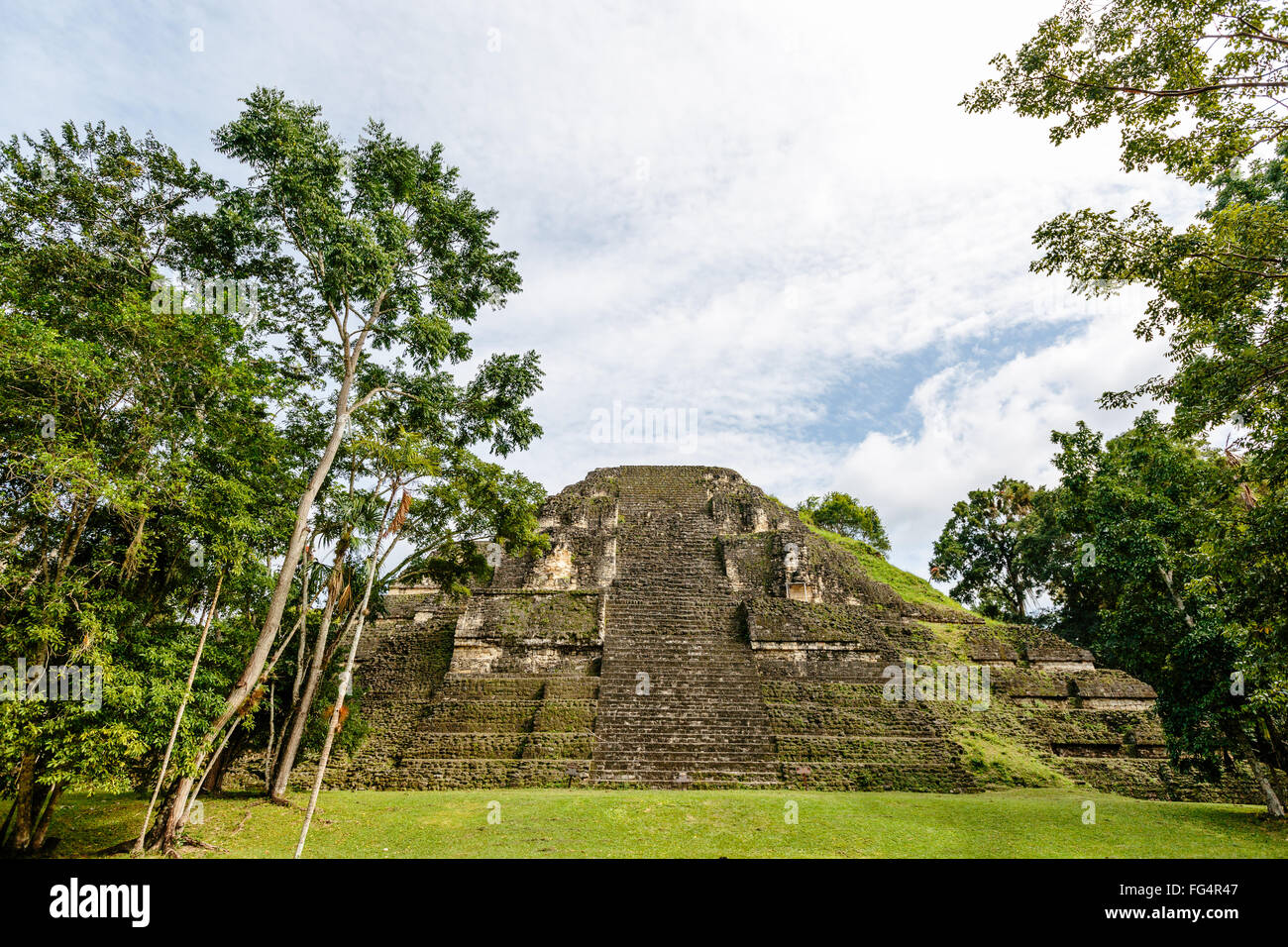 The Lost World Pyramid im Mundo Perdido Komplex, Tikal, Guatemala Stockfoto