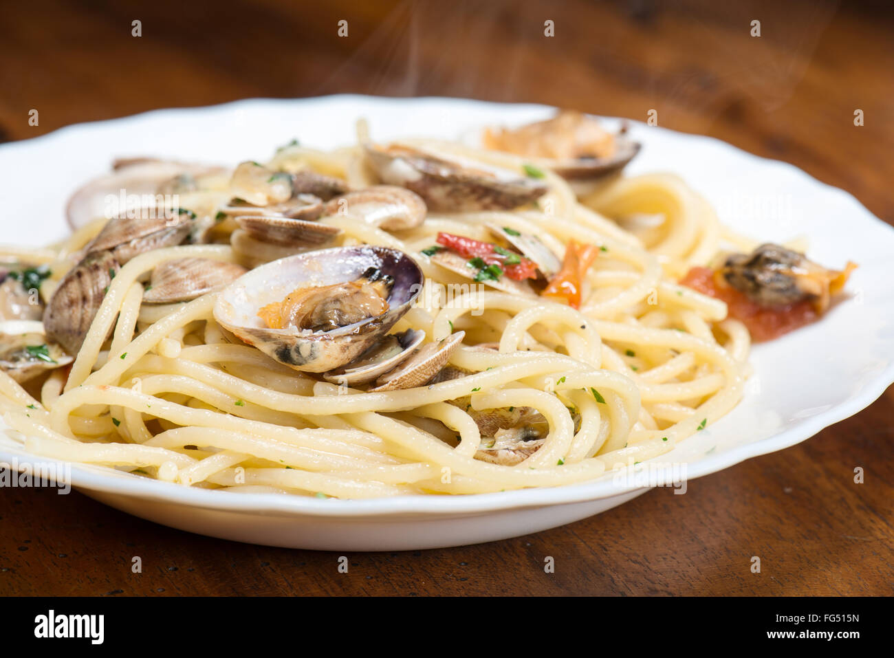 Italienische Spaghetti mit Venusmuscheln in Neapel gemacht ...