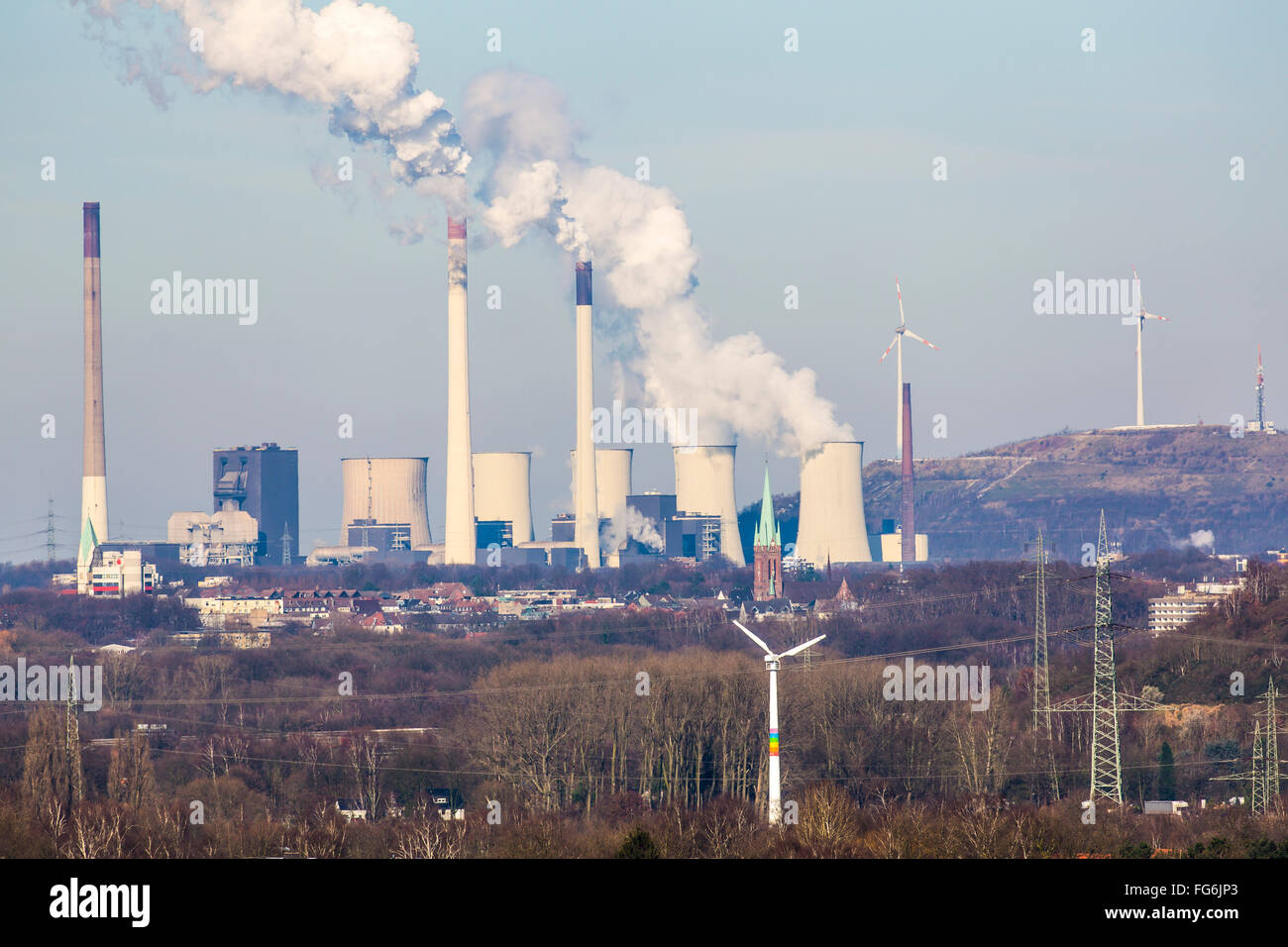 EON-Industrie, Kohle-Kraftwerk Scholven, Gelsenkirchen, Deutschland, Windkraftanlagen Stockfoto