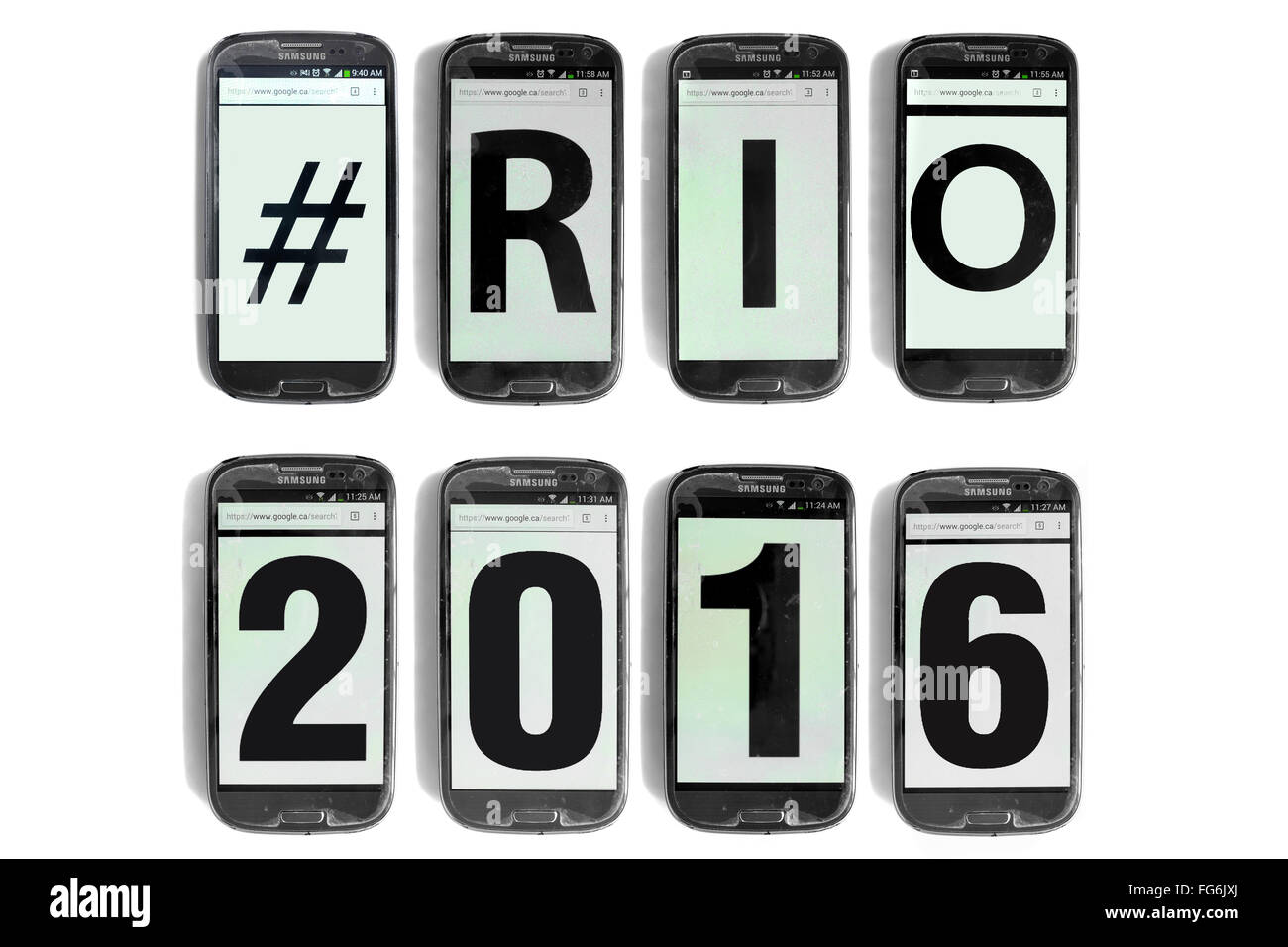 Der Hashtag #Rio2016 geschrieben am Smartphone Bildschirme vor weißem Hintergrund fotografiert. Stockfoto