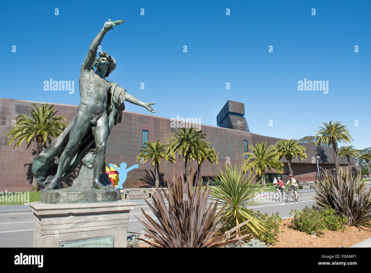 Statuen im Golden Gate Park außerhalb De Young Art Museum, San Francisco, USA Stockfoto