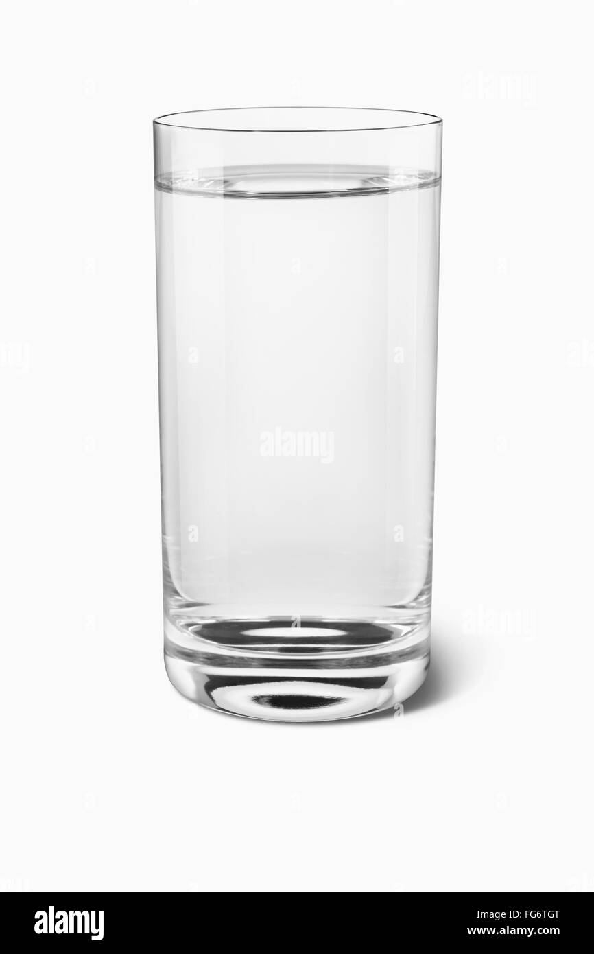 Glas Wasser auf einem weißen Hintergrund; Toronto, Ontario, Kanada Stockfoto