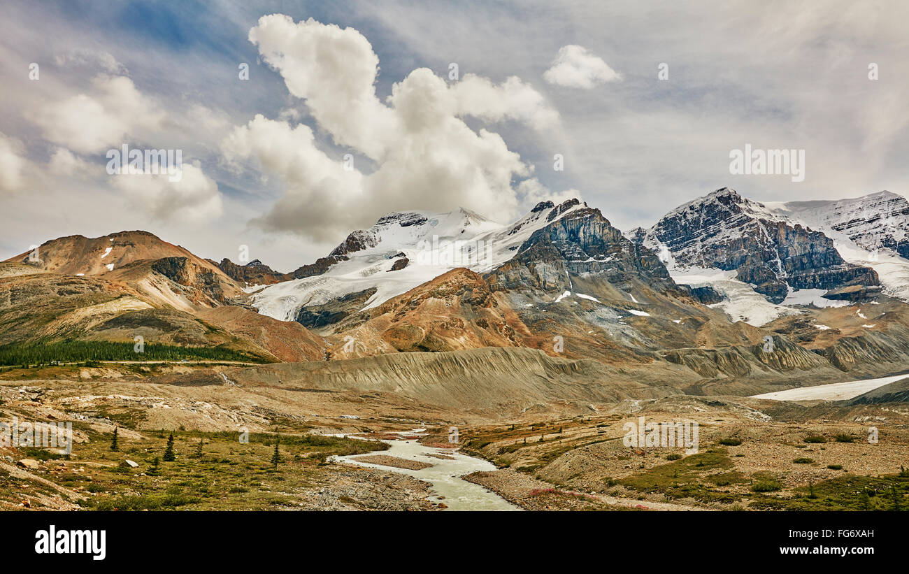 Robuste kanadischen Rocky Mountains im Jasper National Park; Alberta, Kanada Stockfoto