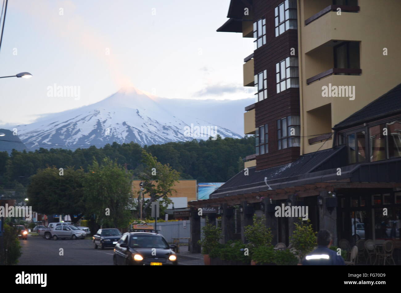 Ansichten des Vulkans Villarica, aus der Stadt Pucon. Araucania, Chile