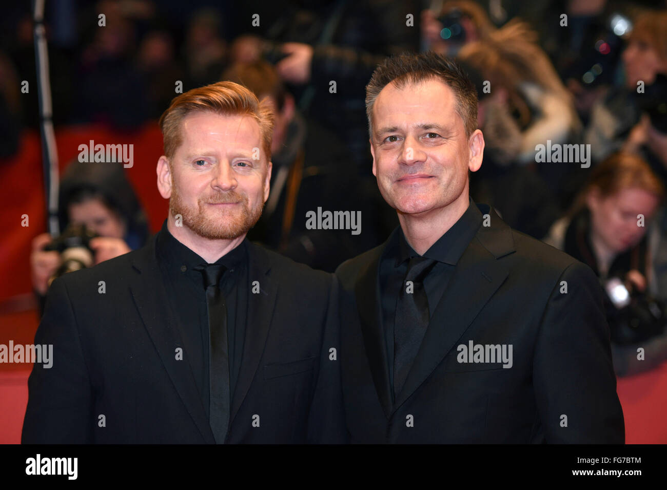 Berlin, Deutschland. 16. Februar 2016. Christopher Oram und Regisseur Michael Grandage Teilnahme an der "Genius" premiere auf der 66. Berlin International Film Festival/Berlinale 2016 im Berlinale-Palast am 16. Februar 2016 in Berlin, Deutschland. © Dpa/Alamy Live-Nachrichten Stockfoto