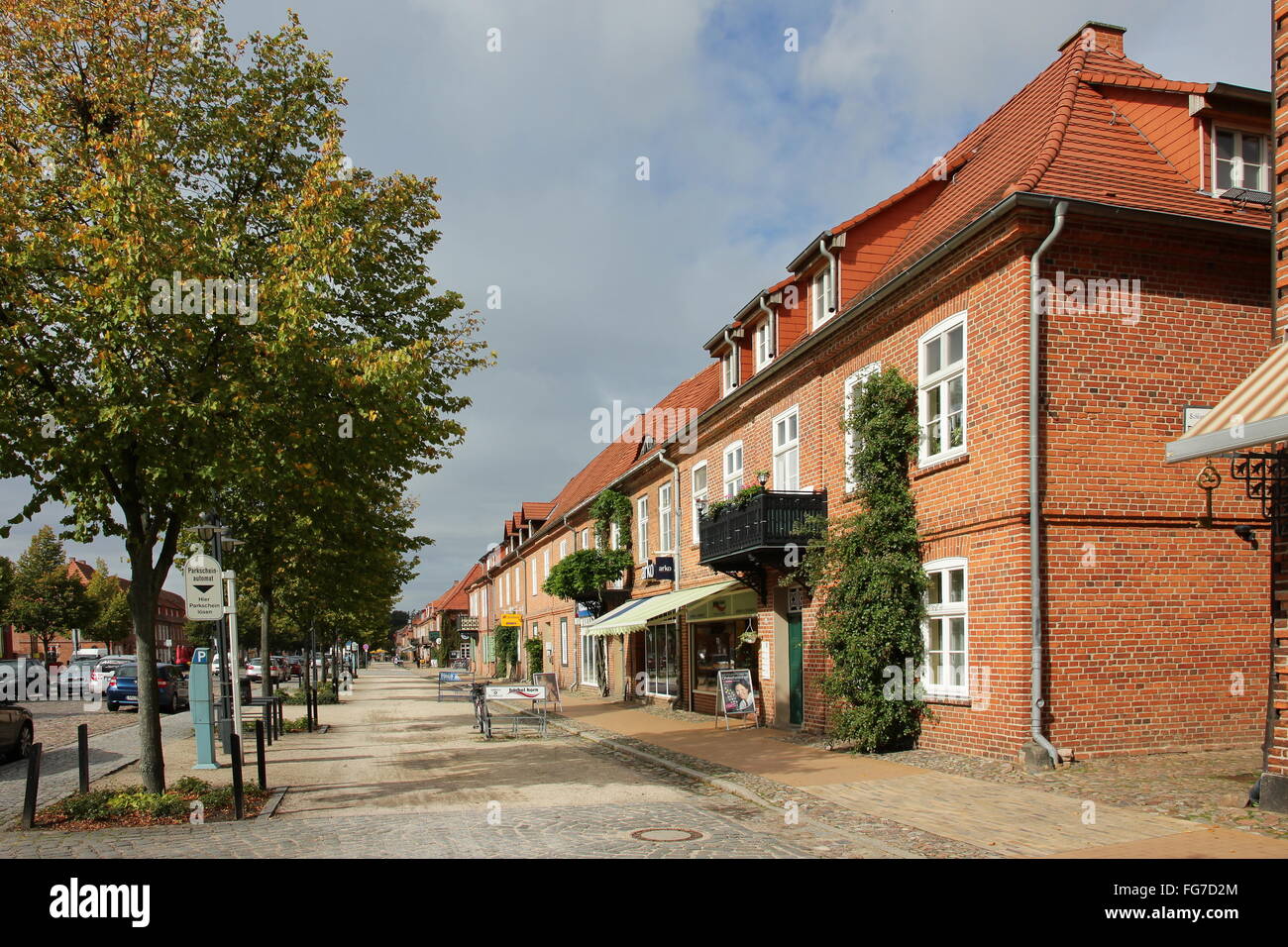 Geographie/Reisen, Deutschland, Mecklenburg-Vorpommern, Ludwigslust, street scene, Schlossstraße, Additional-Rights - Clearance-Info - Not-Available Stockfoto