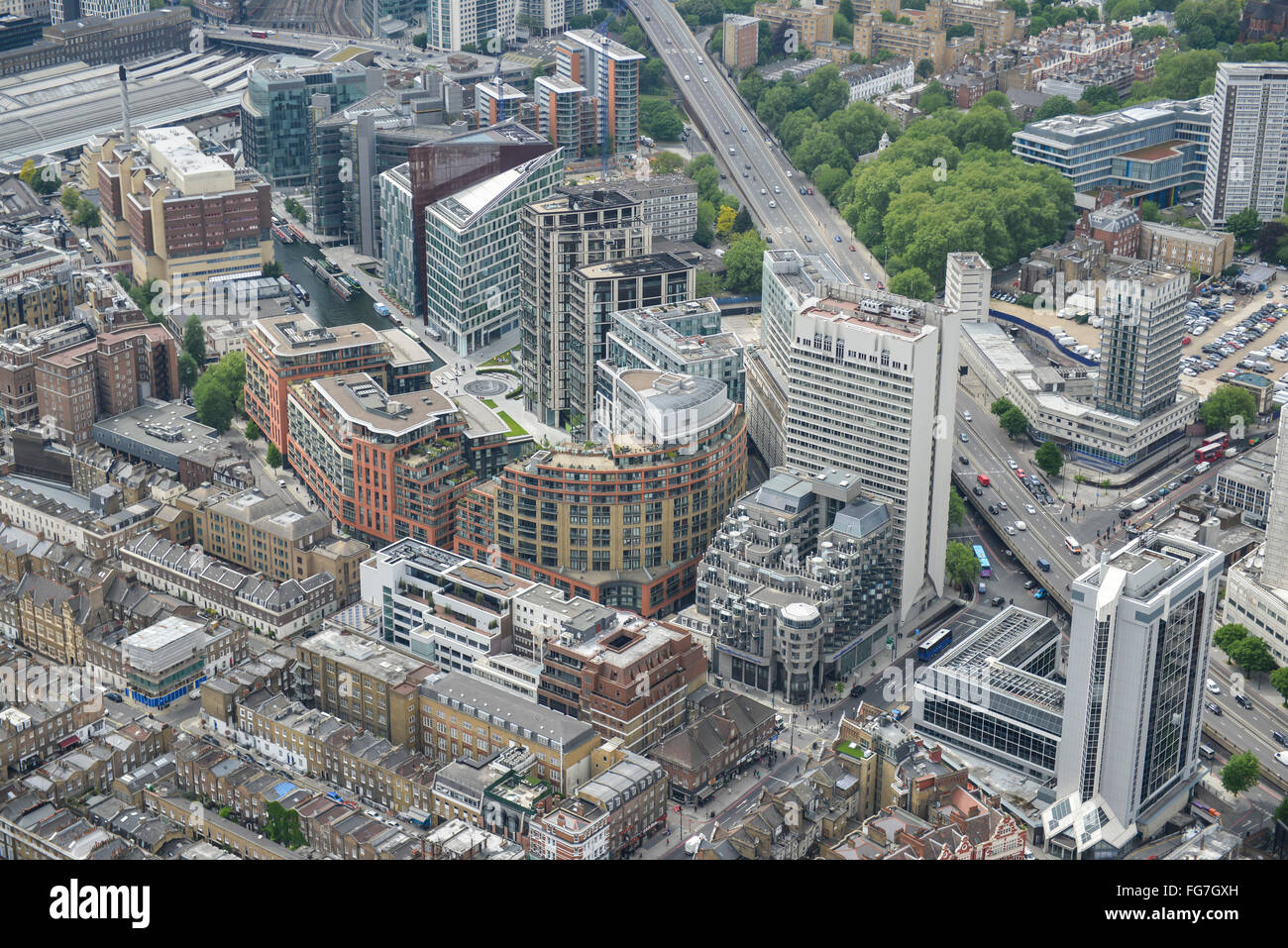 Eine Luftaufnahme des Beckens Paddington in London vor kurzem saniert mit neuen Wohnungen und Büroflächen Stockfoto