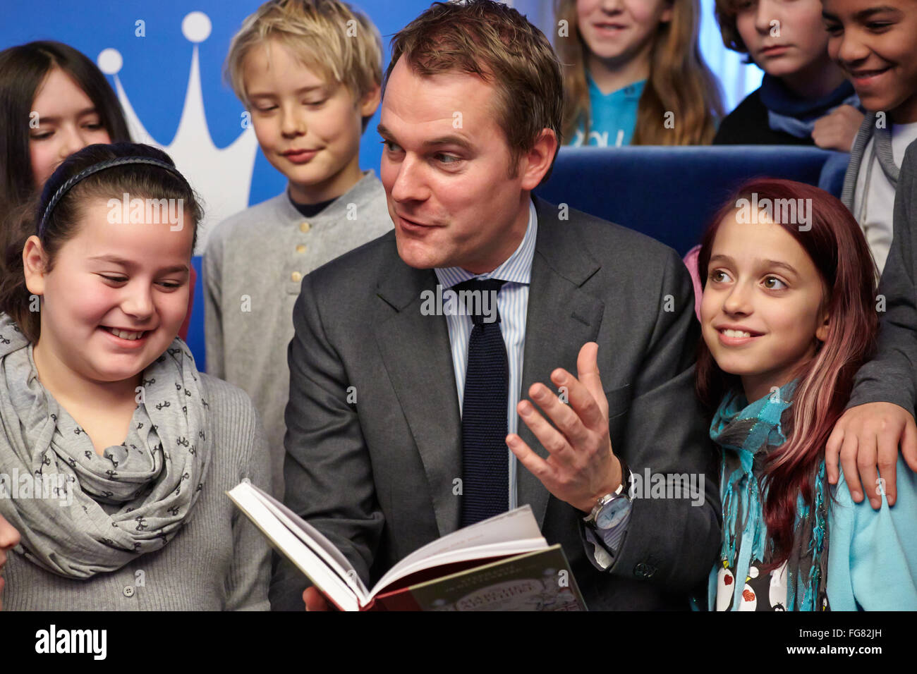 Märchenhafte Lesung mit FM Daniel Bahr Stockfoto