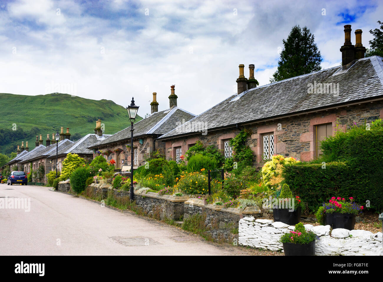 Alten Steinhäusern im historischen Dorf von Luss in Argyll und Bute Schottland Vereinigtes Königreich Stockfoto