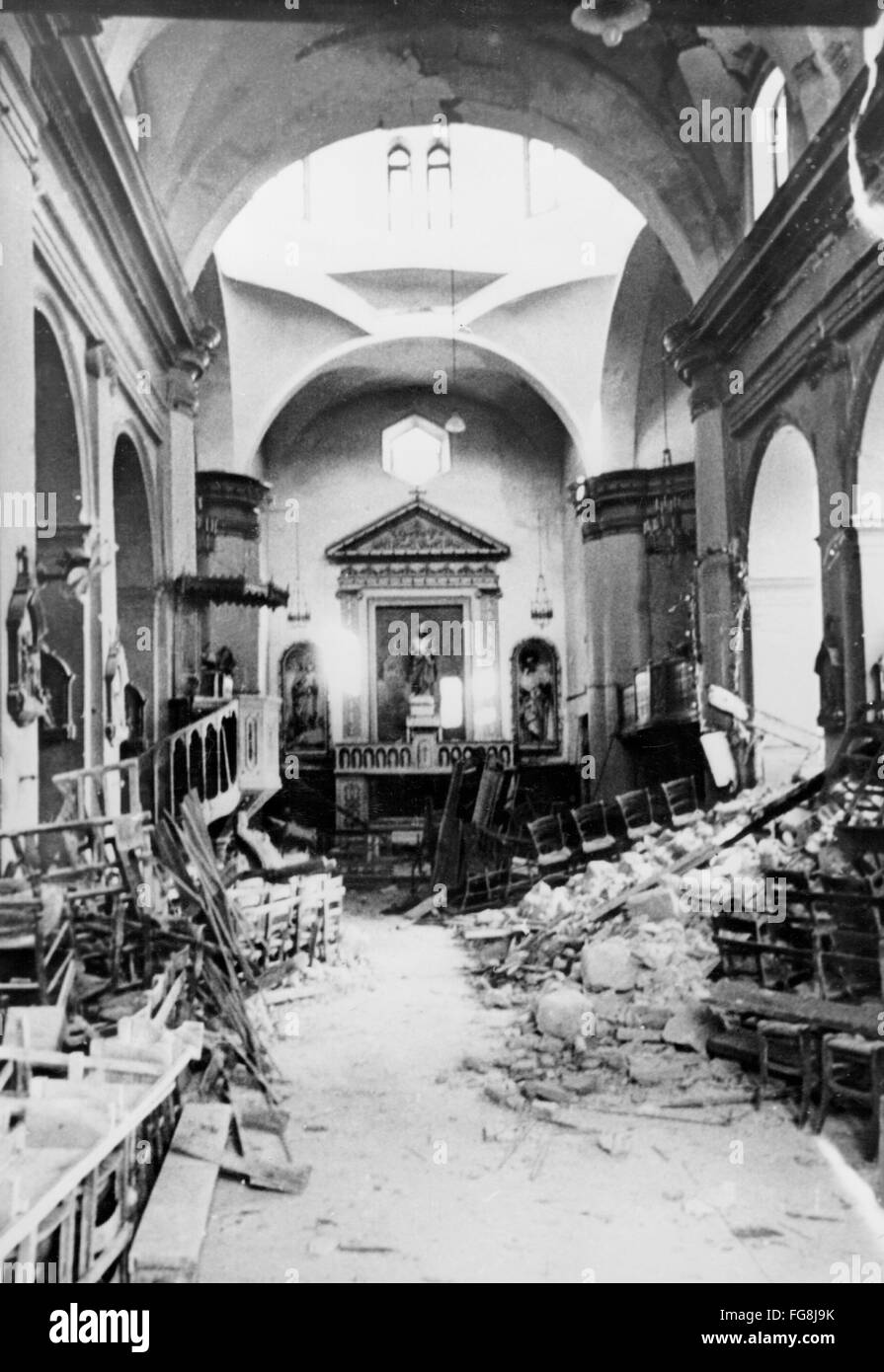 Das Bild der Nazi-Propaganda! Abbildung zerstörter Kirchen in Sfax, Tunesien, veröffentlicht am 9. März 1943. Fotoarchiv für Zeitgeschichte Stockfoto