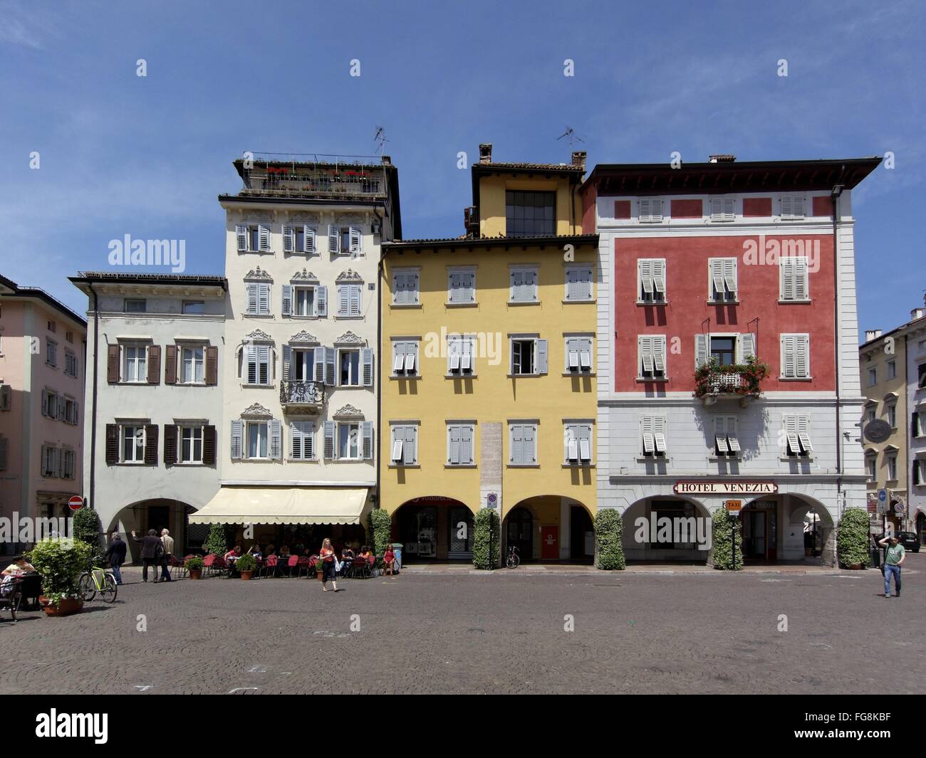 Geographie/Reisen, Italien, Trentino, Trento, Cathedral Square, Häuserreihe, Additional-Rights - Clearance-Info - Not-Available Stockfoto