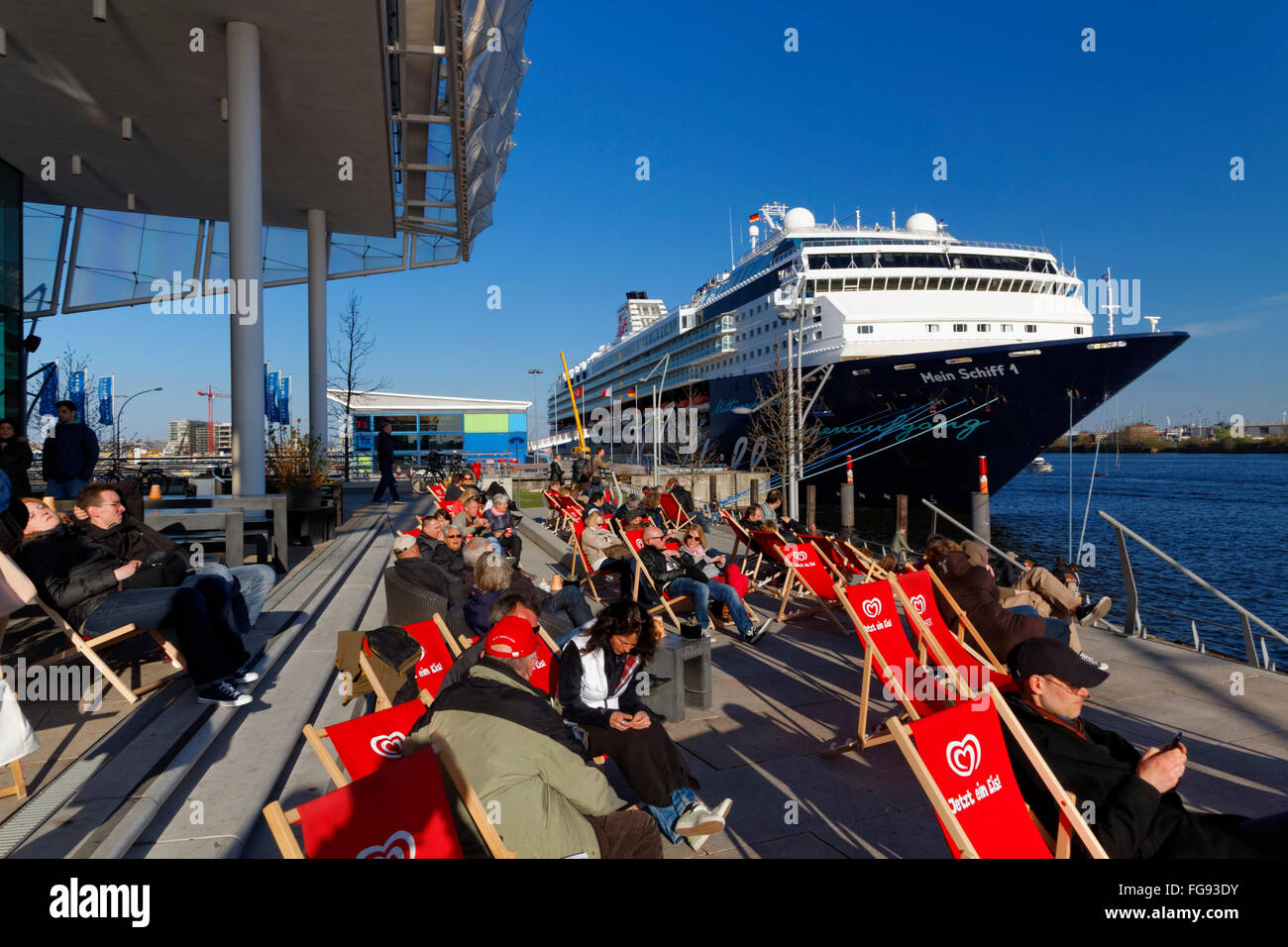 Geographiereisen Deutschland Hamburg Hafencity Cruiser