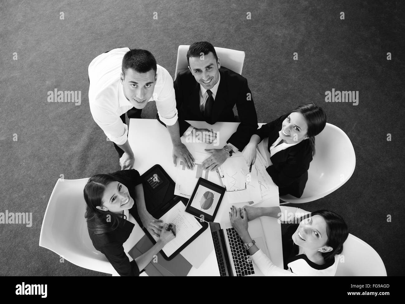 Geschäftsleute in einem Meeting im Büro Stockfoto