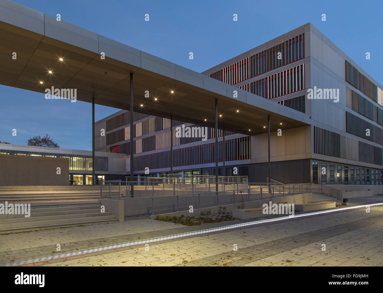 Geographie/Reisen, Deutschland, Bayern, Unterschleißheim, FOS BOS Unterschleißheim, erbaut: 2012-2014 durch SchwindeArchitekten, Hauptgebäude, Additional-Rights - Clearance-Info - Not-Available Stockfoto