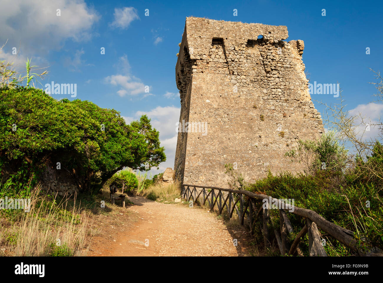 Ein Sarecen Turm von Marina di Camerota an einem sonnigen Tag Stockfoto