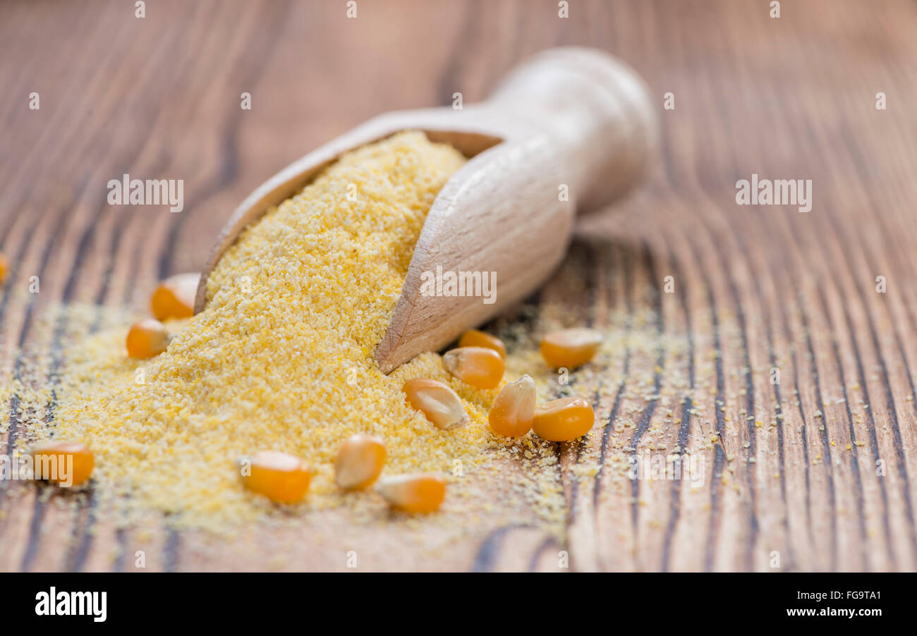 Haufen von frischem Maismehl als detaillierte Nahaufnahme Stockfoto