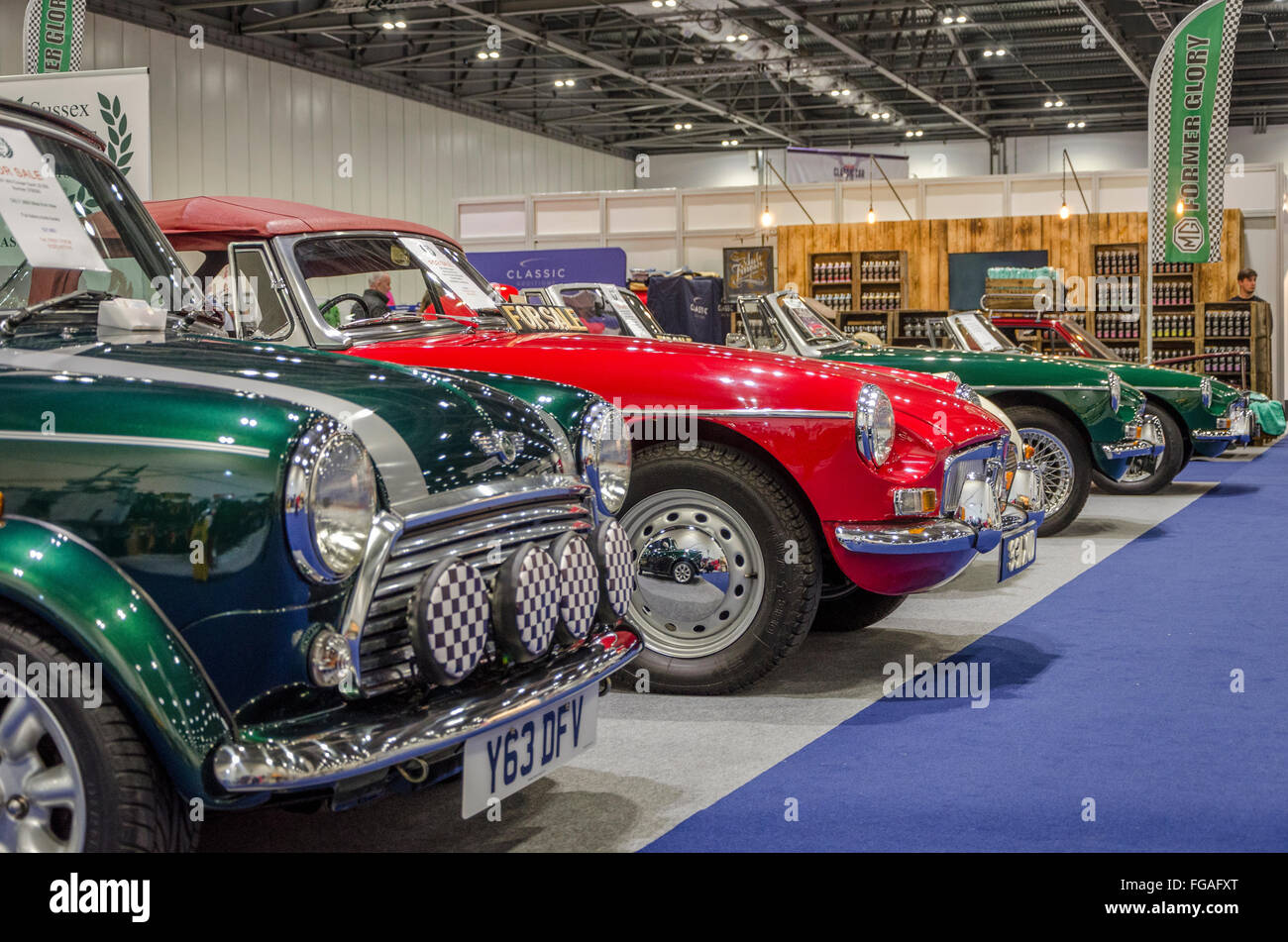 London, UK. 18. Februar 2016 Oldtimer auf der Messe. Dies ist ein Auto auf der Classic Car Show 2016 Ausstellung in London, ExCel Centre, London gezeigt werden.  Bildnachweis: Ilyas Ayub / Alamy Live News Stockfoto