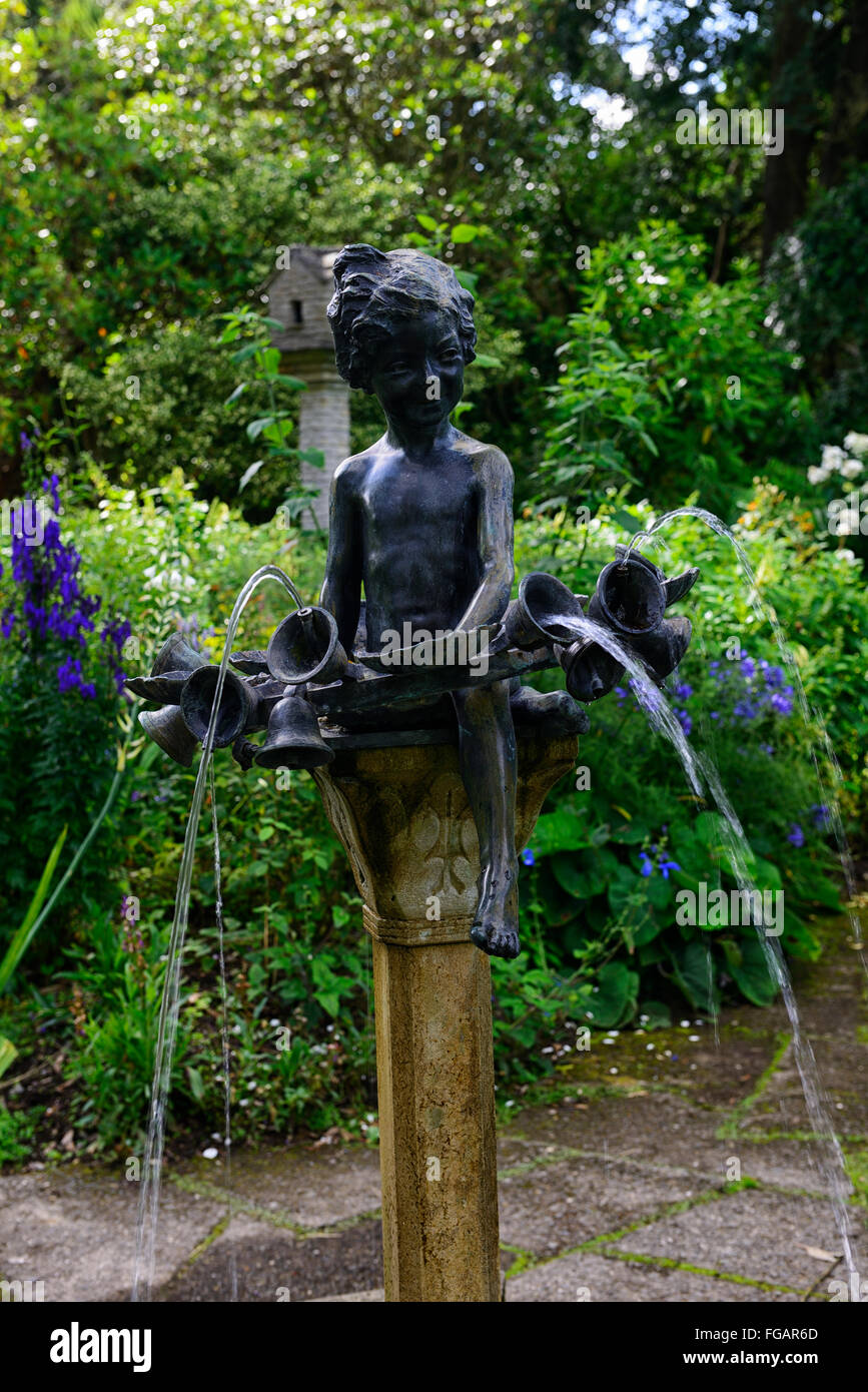 Wasser Sprite Nymphe Fee Imp Auslauf Funktion Garten Gartenarbeit Brunnen RM Floral Stockfoto