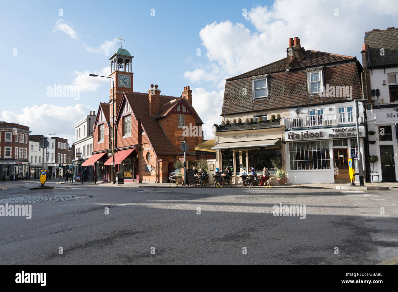 Cafe Life, Wimbledon High Street in Wimbledon Village, London, Großbritannien Stockfoto