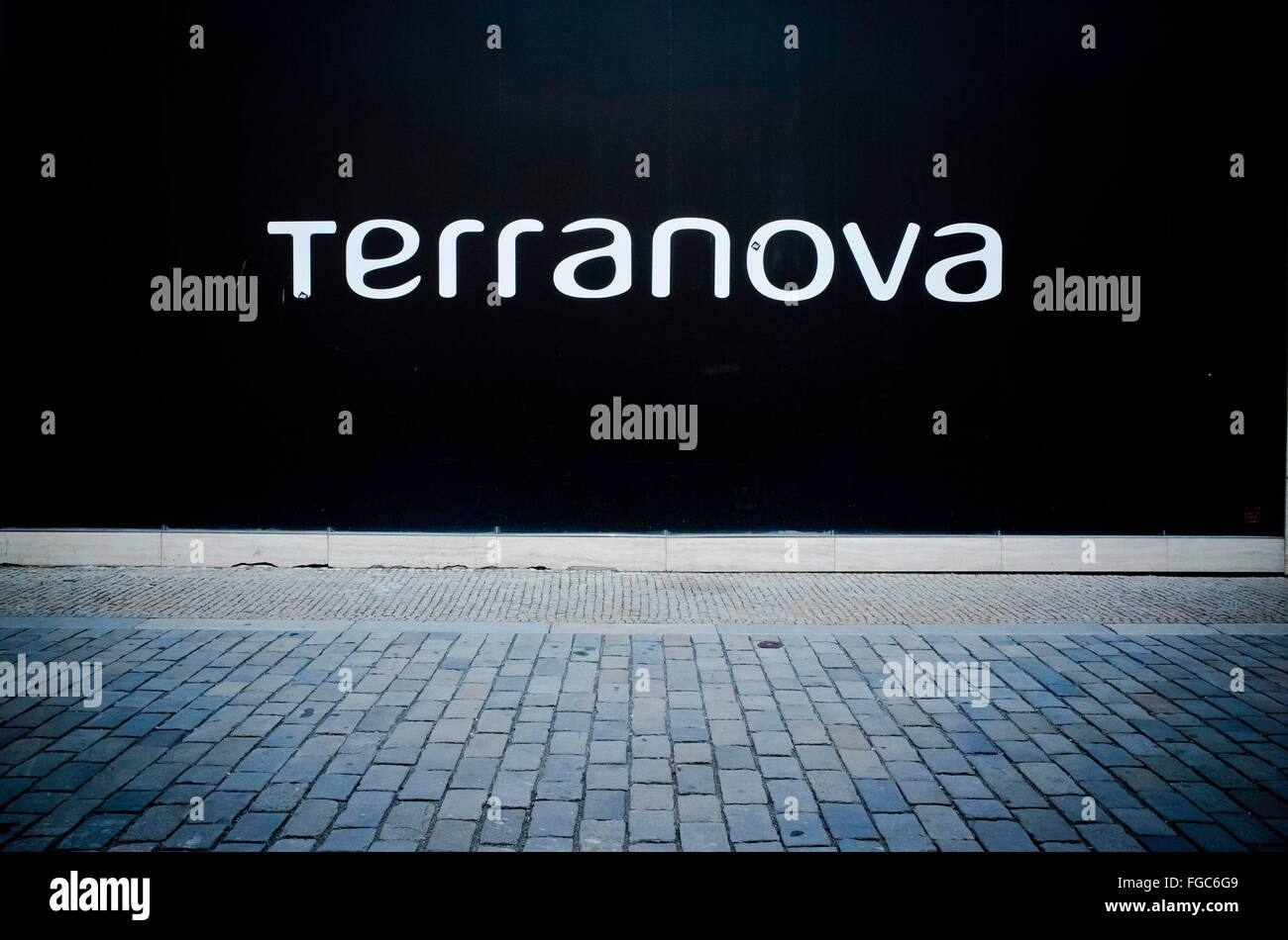 Reklametafel für Terranova Modemarke zu werben Stockfoto