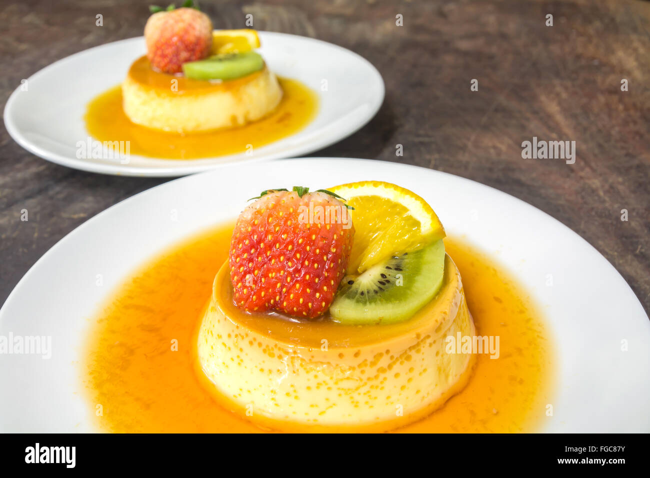 frisches Obst Karamell Pudding pudding Stockfoto
