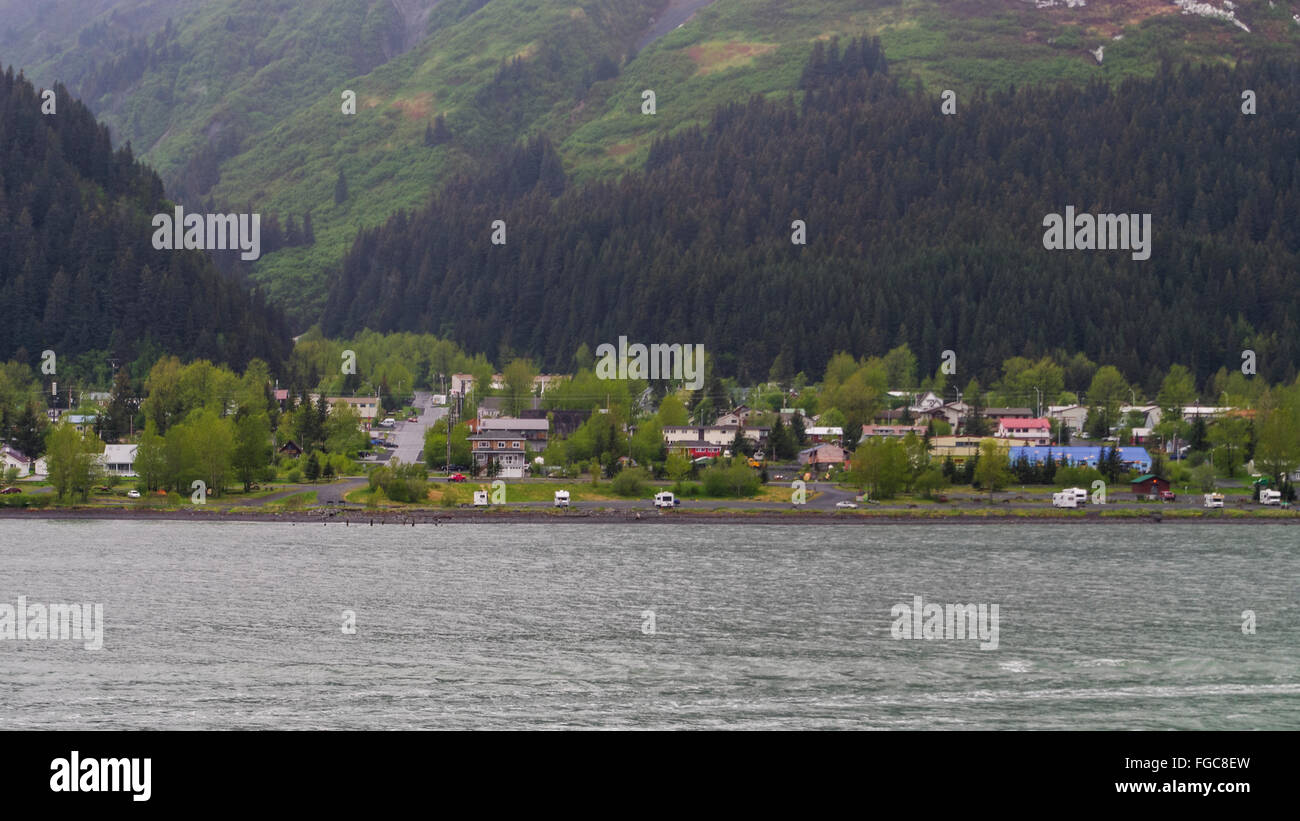 Blick auf die Stadt Seward, Alaska, USA, am Golf von Alaska. Stockfoto