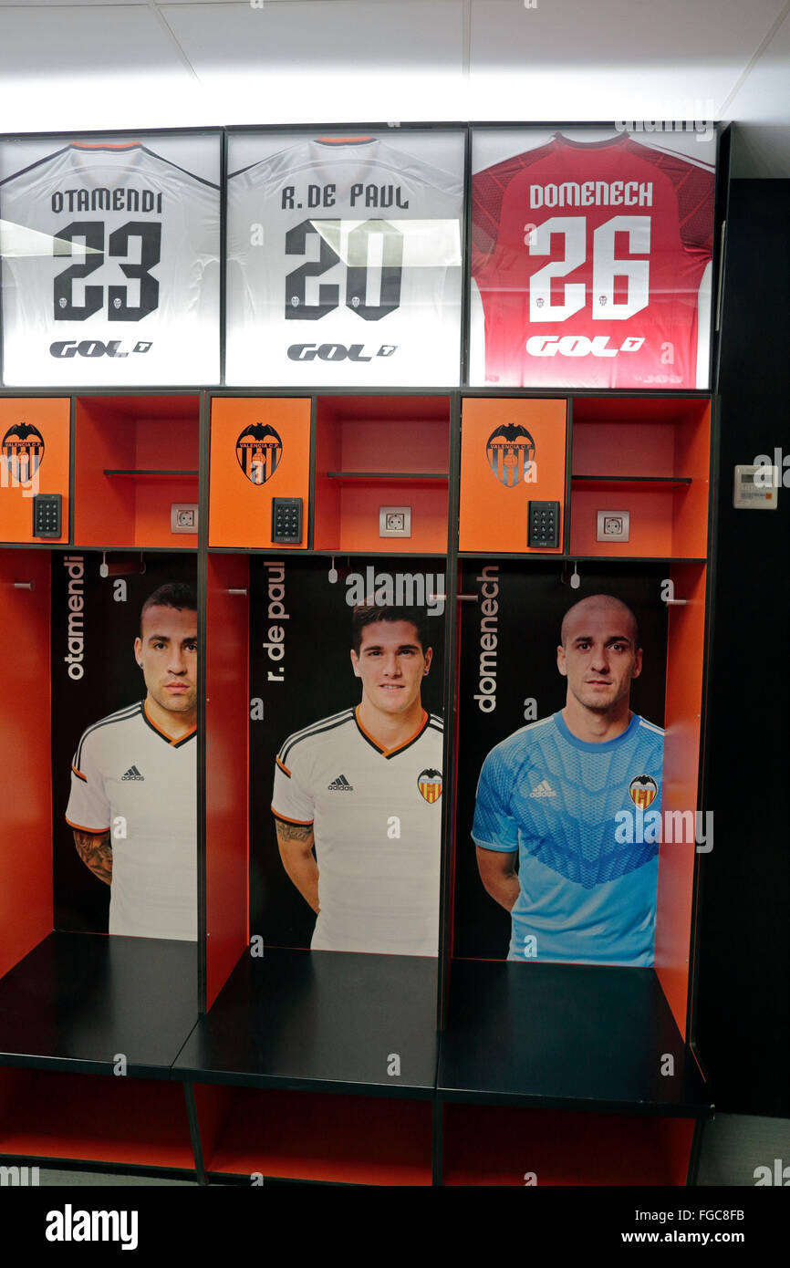 Sitzplätze innen Valencia CF team home Umkleidekabine im Stadion Mestalla, Valencia, Spanien (2015). Stockfoto