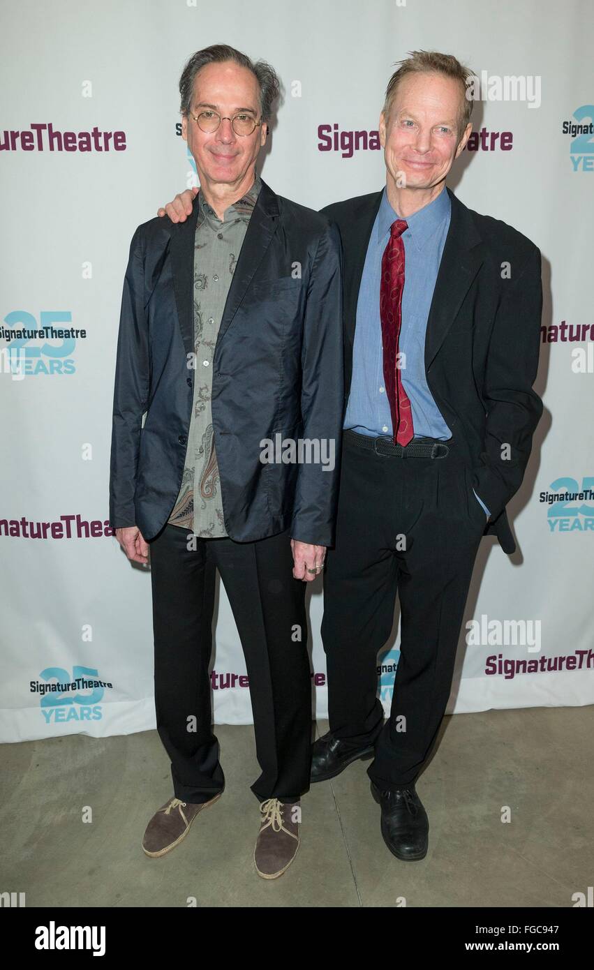New York, NY, USA. 18. Februar 2016. David Shiner, Bill Irwin in Anwesenheit für alte Hüte Opening Night Party, Signature Theatre Company des Pershing Square Signature Center, New York, NY 18. Februar 2016. Bildnachweis: Lev Radin/Everett Collection/Alamy Live-Nachrichten Stockfoto