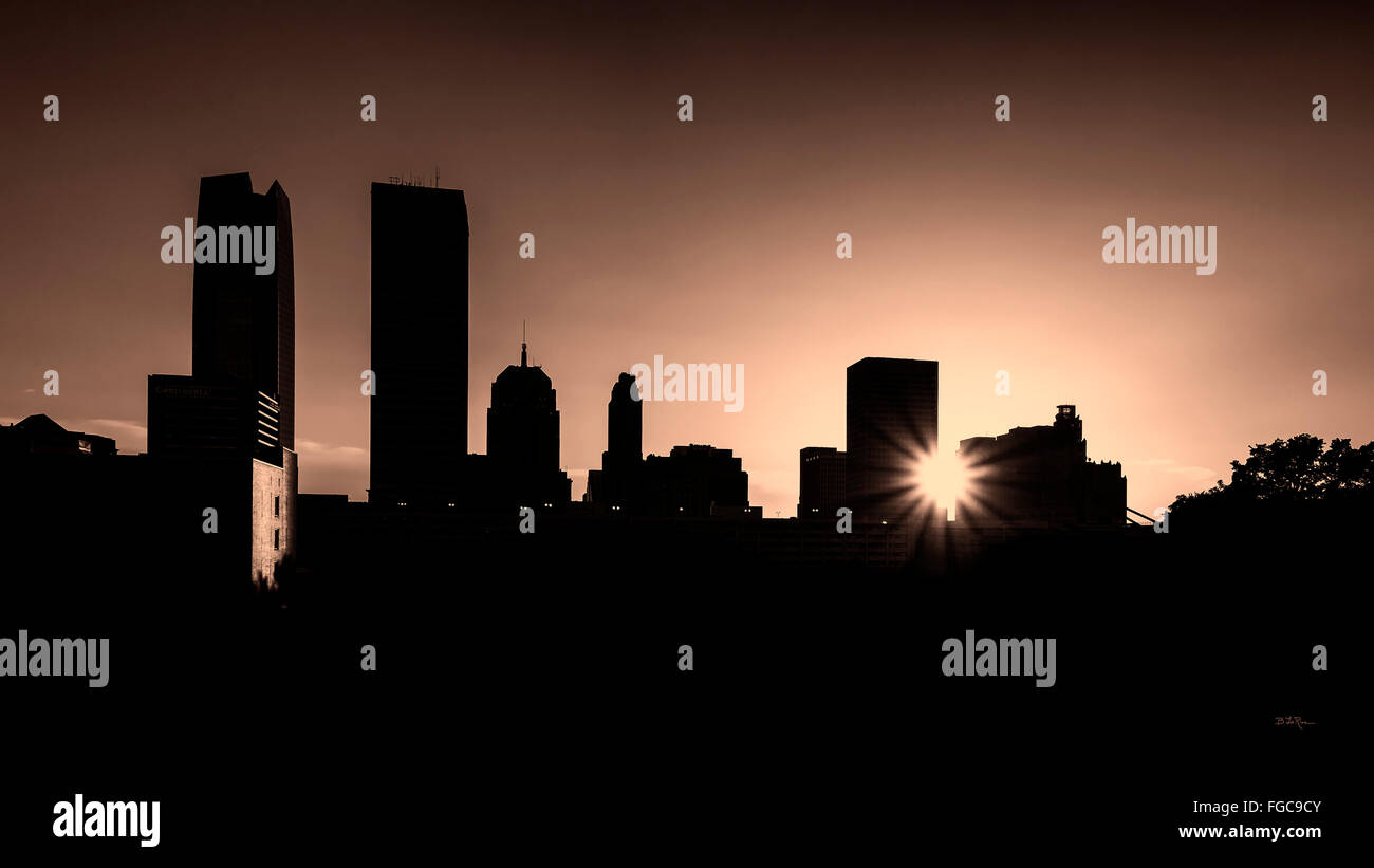 Oklahoma City Skyline Blick nach Westen bei Sonnenuntergang. Oklahoma, USA. Stockfoto