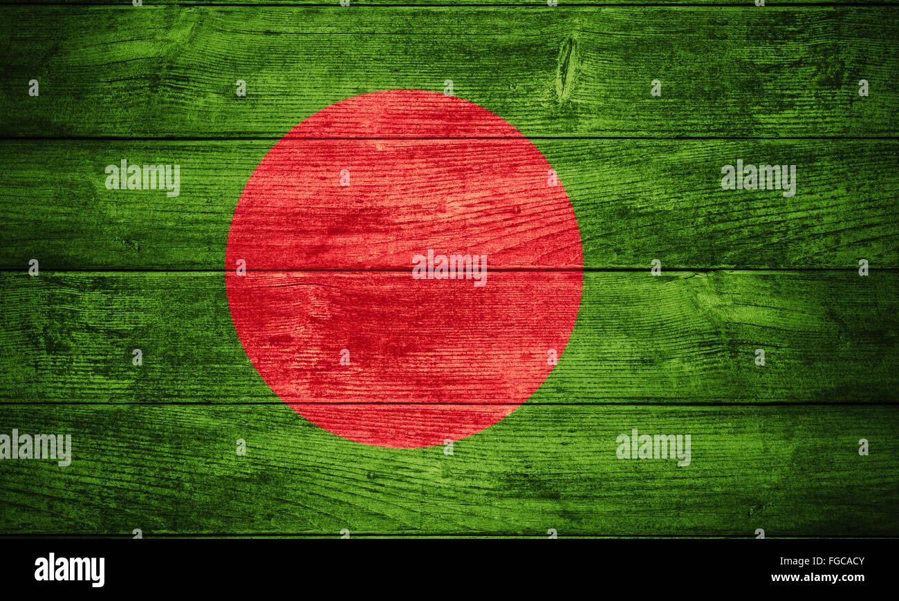 Fahne von Bangladesch oder Banner auf hölzernen Hintergrund Stockfoto