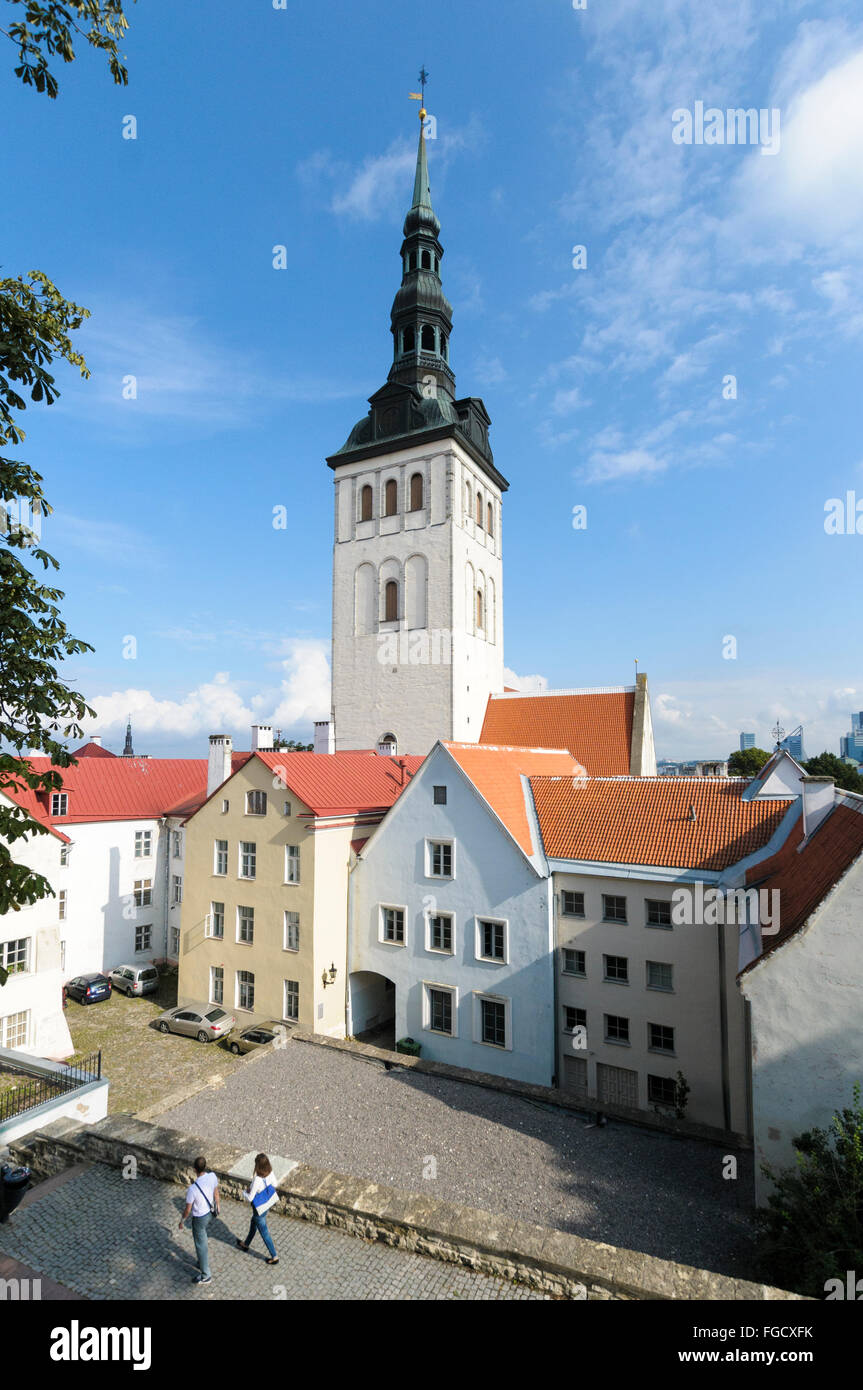 St. Olavs Kirche und die Altstadt von Tallinn, Estland Stockfoto