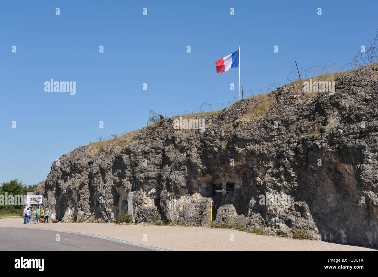 Blick auf die Reste der einstigen Fort Vaux bei Verdun, Frankreich, im August 2009. Die Festung war der zweite in der Schlacht um Verdun im ersten Weltkrieg fallen, seine Symbolkraft bleibt bis heute unberührt. Foto: Romain Fellens Stockfoto