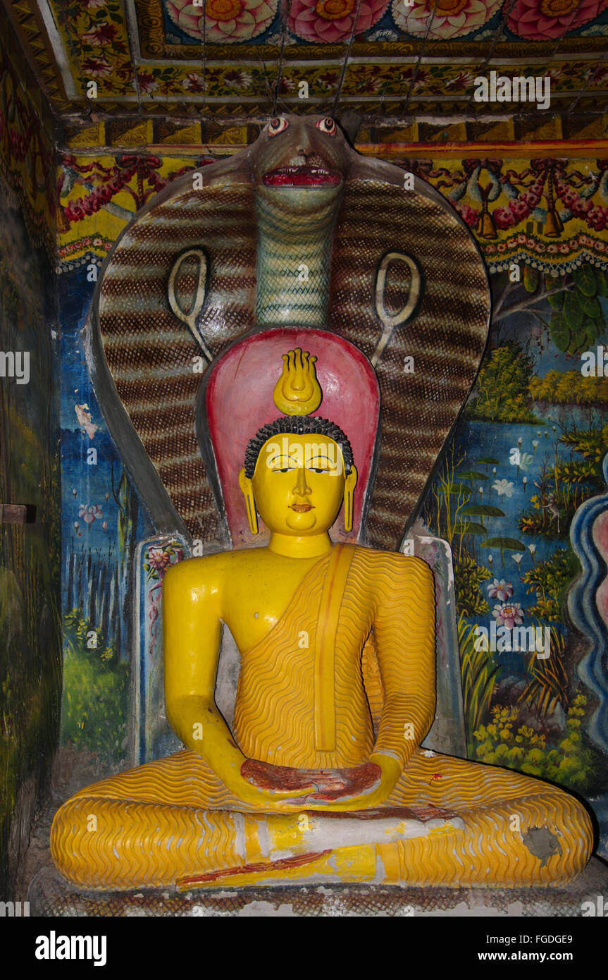 Sitzender Buddha in Kumara Kanda Kumara Maha Viharaya oder Kumara Maha Viharaya, buddhistische Tempel, Hikkaduwa, Sri Lanka, Südasien Stockfoto