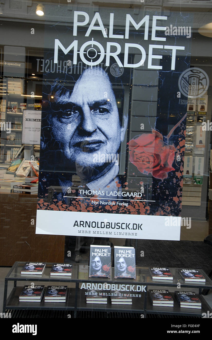 Kopenhagen, Dänemark. 19. Februar 2016. Oulf Palme Biographie des späten Politiker, Premierminister von Schweden durch Thomas Ladegaard im dänischen Buch Shop. Bildnachweis: Francis Dean/Alamy Live-Nachrichten Stockfoto