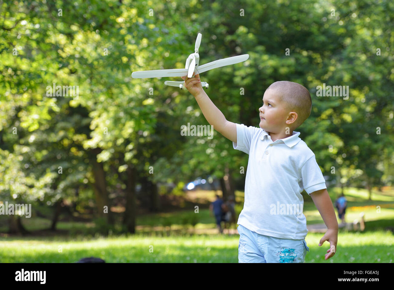 Junge mit airpane Stockfoto