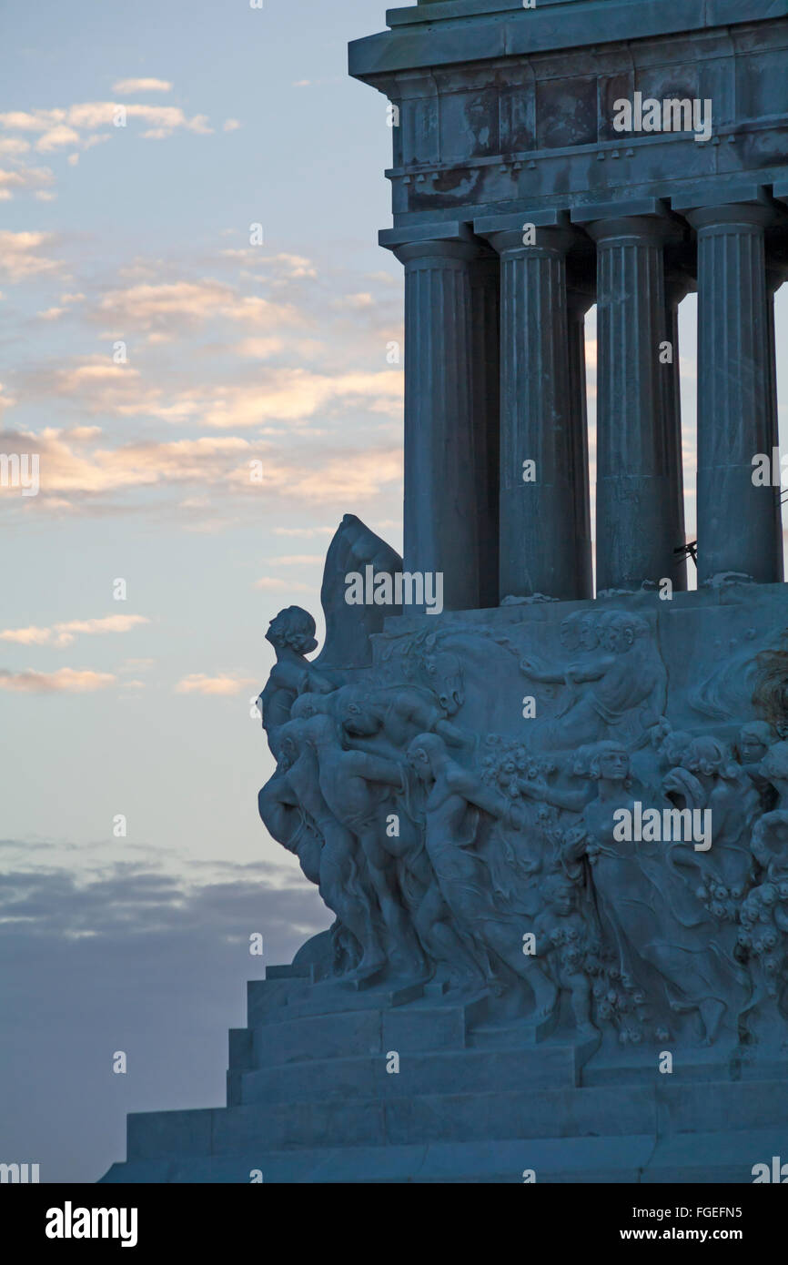 Zahlen am Sockel des Denkmals für Allgemeine Maximo Gomez, Monumento Maximo Gomez, in Havanna, Kuba, Karibik, Karibik, Zentral- und Lateinamerika Stockfoto